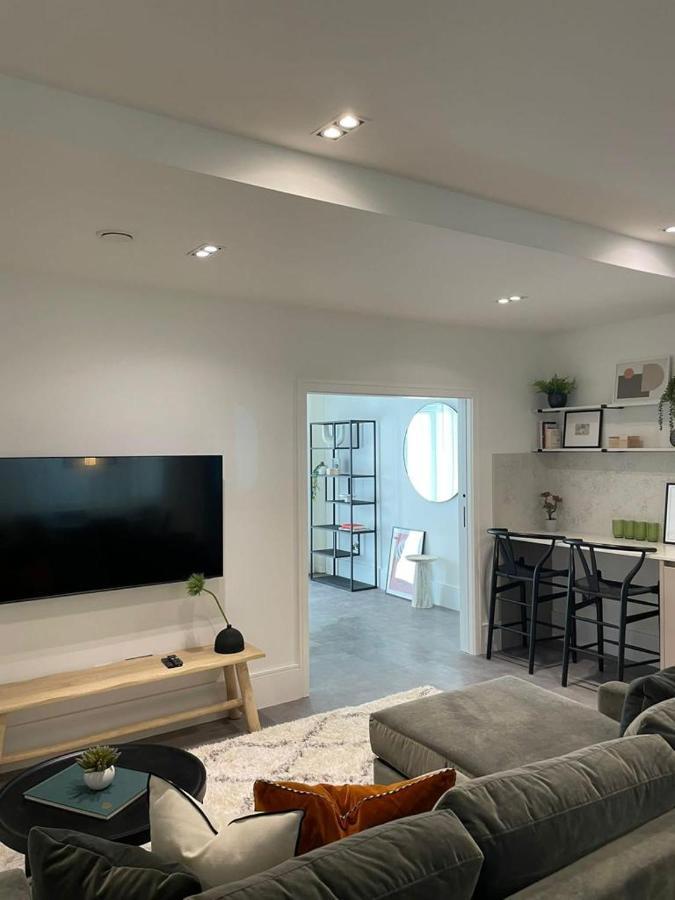 Brand New 3-Bedroom Home In Londyn Zewnętrze zdjęcie